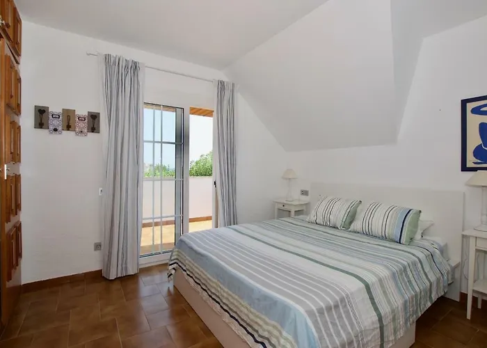 Willa Cala De La Mora